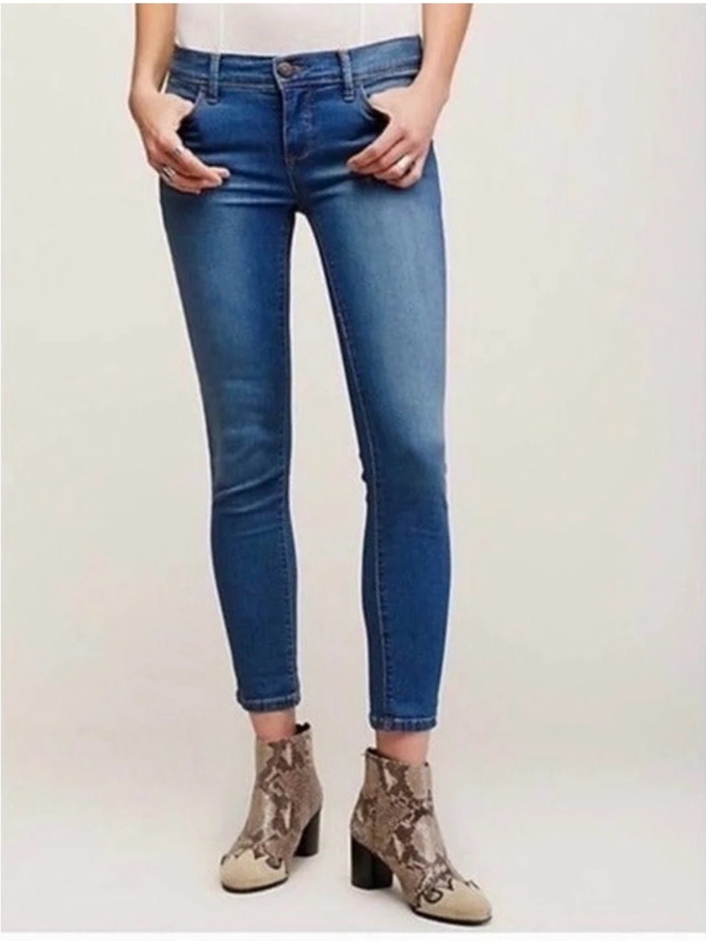Free People Skinny Jeans Size 26 Blue Denim EUC